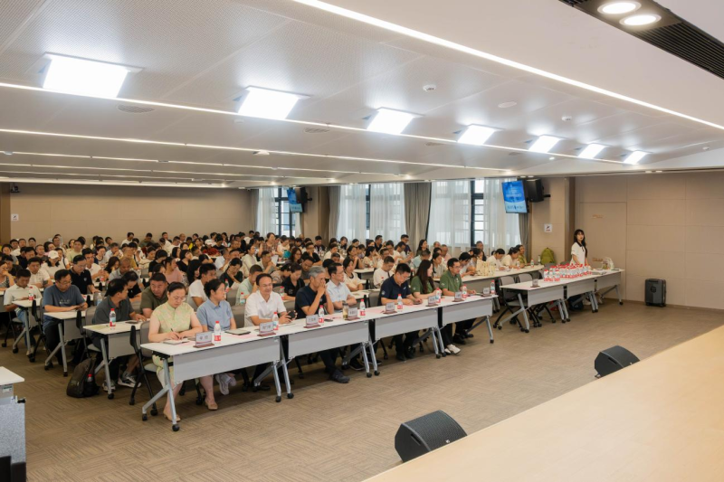 一年级计划 | 家校协同育人 共筑成长桥梁 ——学院举办2026级本科新生家长见面会